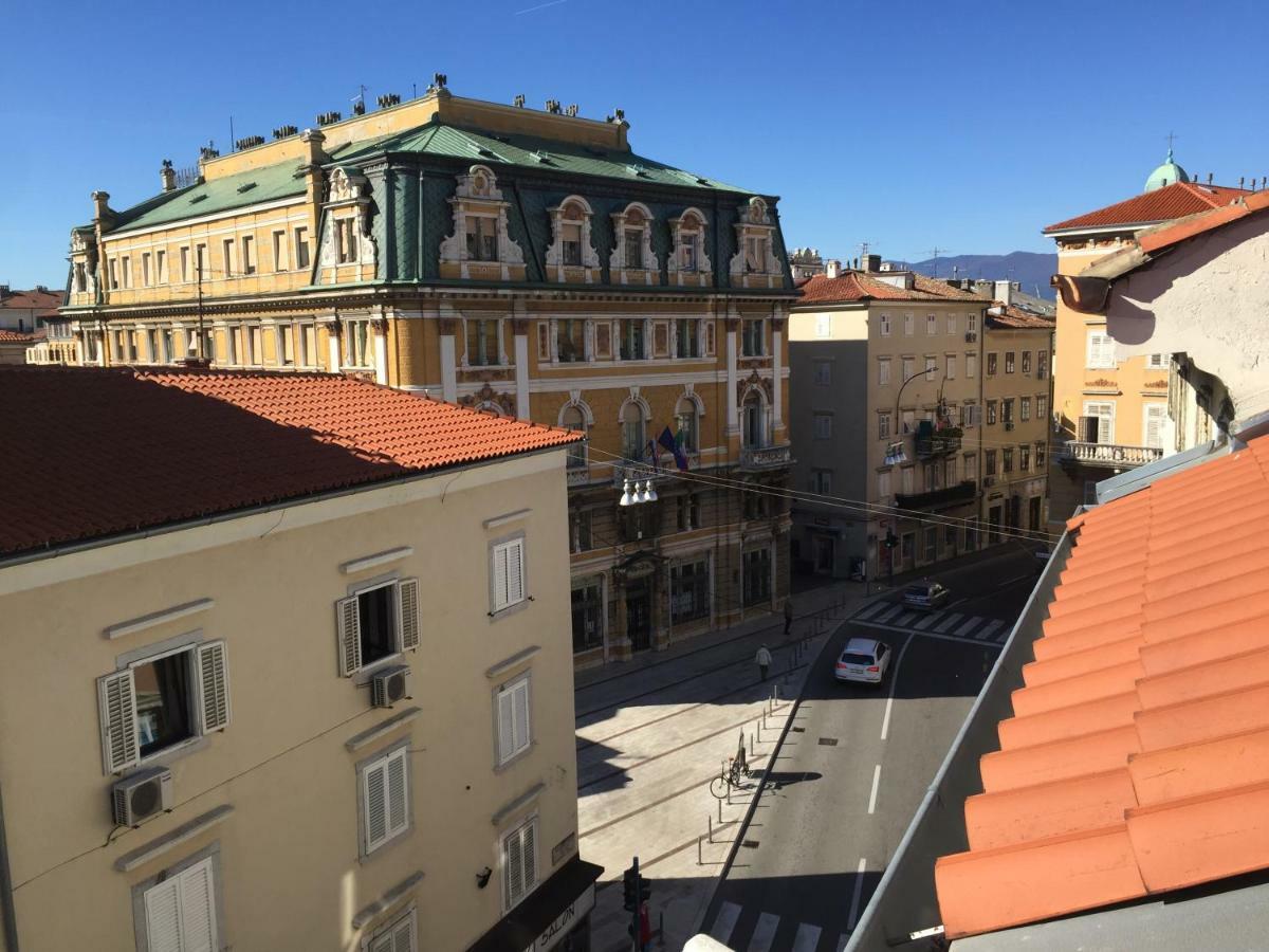 Charming Rijeka City Center Apartment Renee Ngoại thất bức ảnh